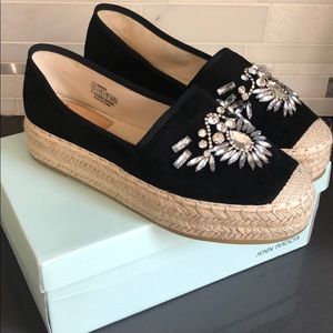 Beautiful never worn black Jeweled shoes